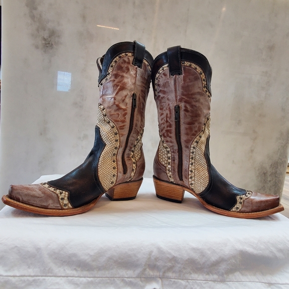 NIB Freebird Warner taupe multi boot - Picture 10 of 11